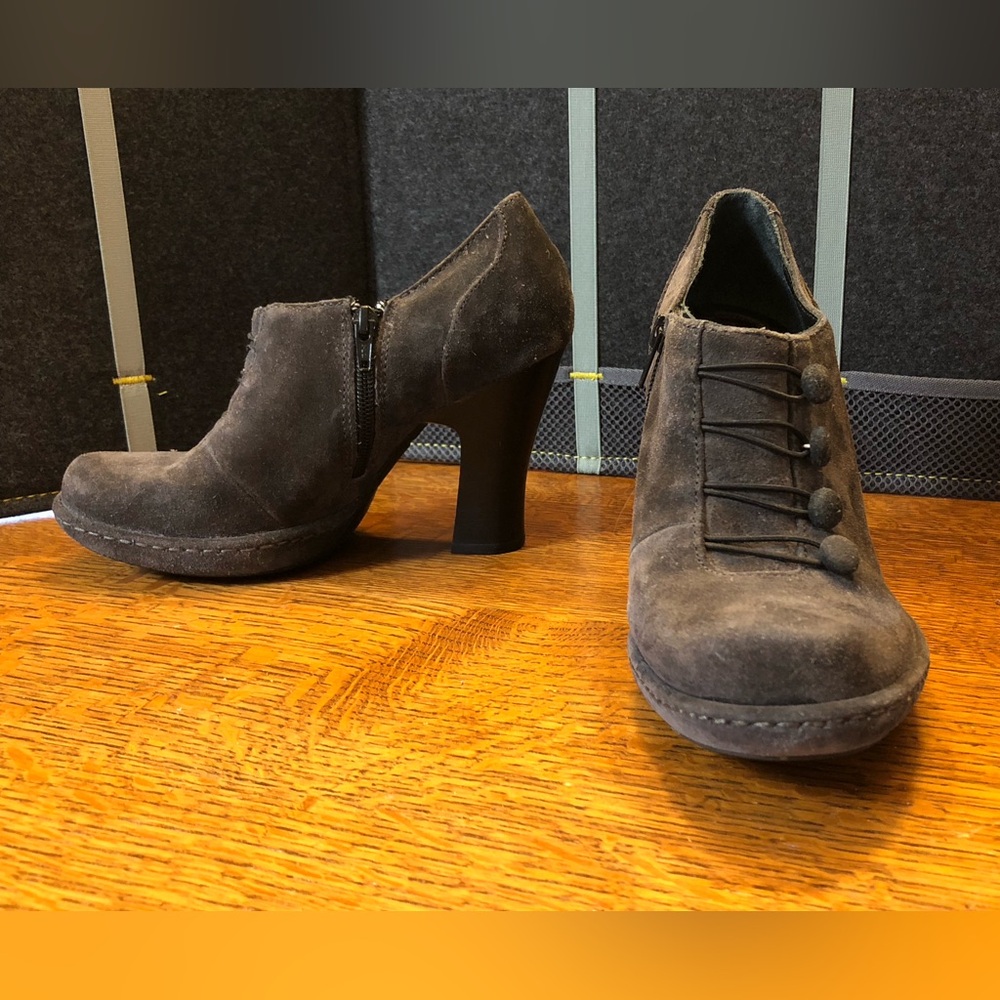 Gray Suede Vintage-Look Heeled Booties